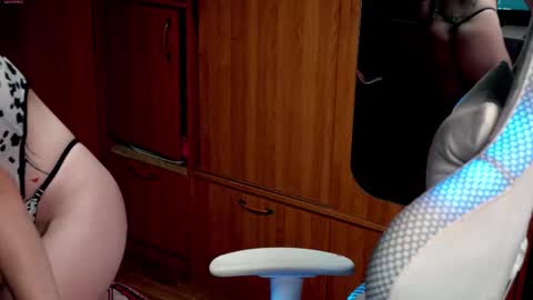 Holly online show from October 19, 6:45 pm