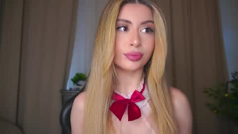 Moni Monica online show from May 31, 8:02 am