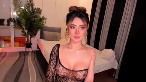 Ms. Laura online show from November 27, 2:08 am