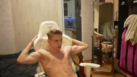 Snapshot of holiday_boys chatting on September 14, 5:47 pm Extaz Athrey Howard online show from September 14, 5:47 pm
