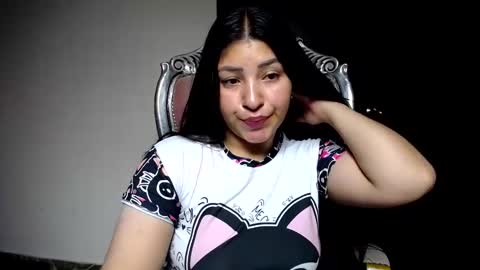 Snapshot of holly__20 chatting on February 20, 9:44 am holly online show from February 20, 9:44 am