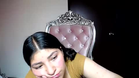 Snapshot of holly__20 chatting on February 27, 4:10 pm holly online show from February 27, 4:10 pm