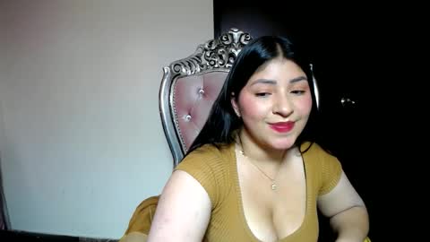 Snapshot of holly__20 chatting on February 26, 3:21 pm holly online show from February 26, 3:21 pm