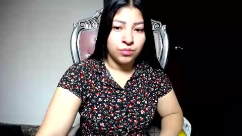 Snapshot of holly__20 chatting on February 13, 9:20 am holly online show from February 13, 9:20 am