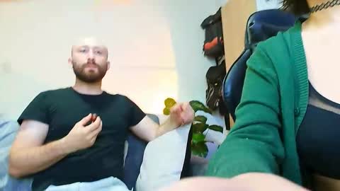 Snapshot of holly_and_honey_69 chatting on September 19, 9:18 pm Holly and Honey online show from September 19, 9:18 pm