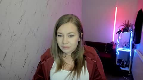 Holly online show from January 7, 9:20 pm