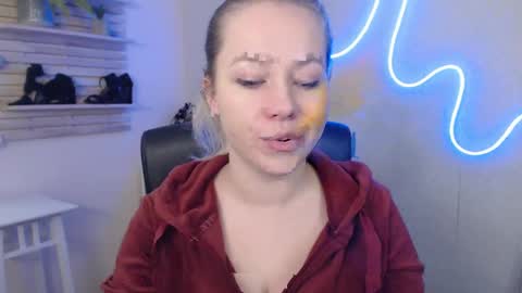 Snapshot of holly_bb95 chatting on January 31, 8:43 am Holly online show from January 31, 8:43 am