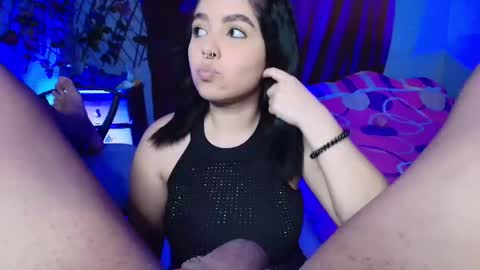 holly_couple online show from February 3, 5:05 am