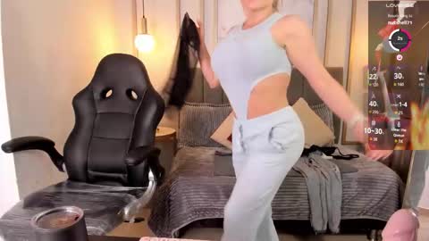 Holly Madisson online show from February 22, 3:14 pm