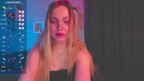 holly_molly8 online show from January 23, 11:05 pm