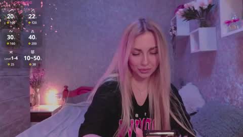 holly_molly8 online show from October 4, 5:55 pm