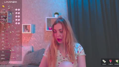 holly_molly8 online show from January 22, 9:21 pm