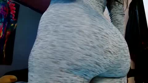 holly_thomsonx69 online show from December 27, 9:43 pm