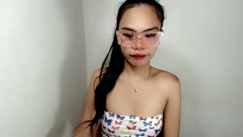 Snapshot of hollyhalo chatting on October 16, 2:28 pm hollyhalo online show from October 16, 2:28 pm