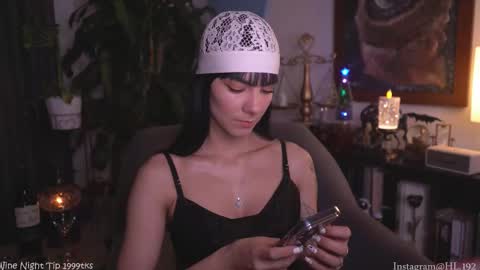 Holly Linder online show from November 29, 2:19 am