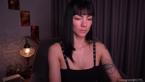 Holly Linder online show from January 22, 5:05 am