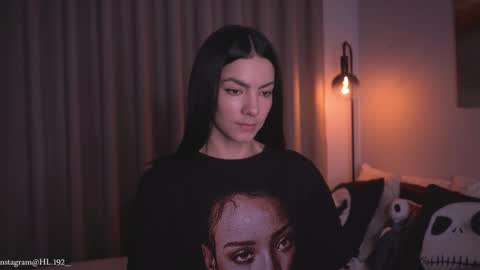 Holly Linder online show from March 19, 2:28 am