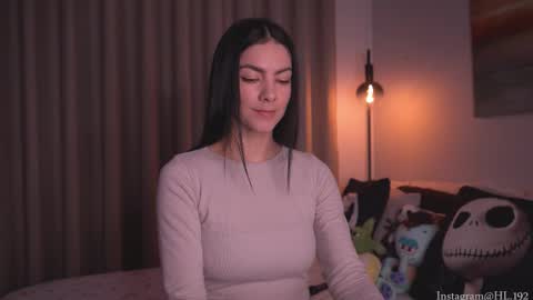 Holly Linder online show from October 9, 2:17 am