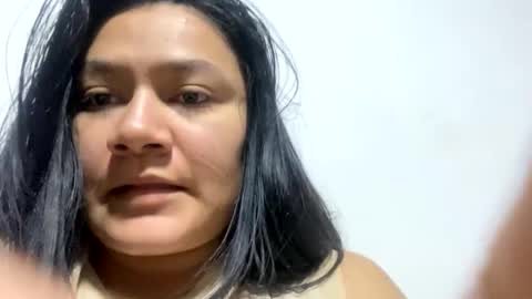 Snapshot of hollymollyxoxo chatting on December 27, 2:14 am Molly online show from December 27, 2:14 am