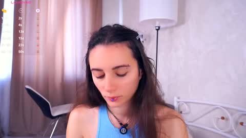 Snapshot of hollymonica chatting on September 13, 6:27 am Delly online show from September 13, 6:27 am