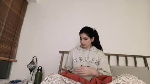 hollyshit_ online show from October 12, 11:39 pm