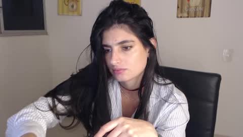Snapshot of hollyshit_ chatting on February 18, 4:04 am hollyshit_ online show from February 18, 4:04 am