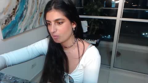 Snapshot of hollyshit_ chatting on February 7, 2:51 am hollyshit_ online show from February 7, 2:51 am