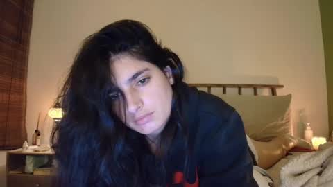 hollyshit_ online show from April 16, 1:28 am