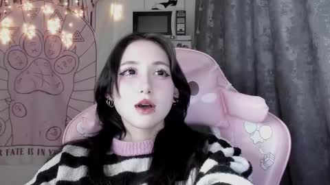 Ho Lee Sheet online show from October 11, 7:17 pm