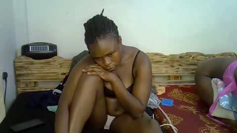 holy_ebony online show from March 10, 10:02 pm