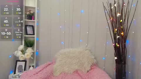 Snapshot of holy_girl_x chatting on March 9, 2:07 am Holy girl online show from March 9, 2:07 am