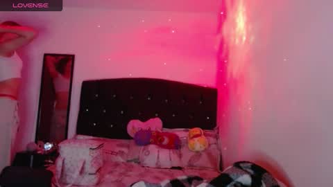 Snapshot of holy_juli2 chatting on September 20, 3:09 am Juli online show from September 20, 3:09 am