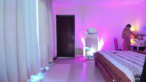 Kira Purrr online show from October 13, 3:30 am