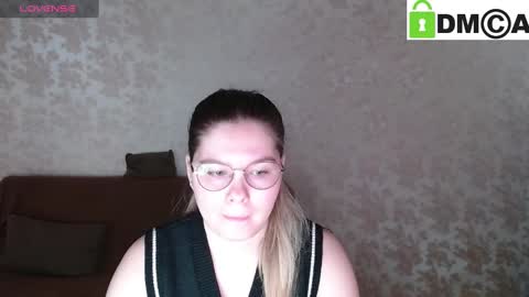 Snapshot of holy_michela chatting on March 6, 5:35 am Welcome guys Pleasure to see you all here My name is MichaelaTip menu is active Private is open online show from March 6, 5:35 am