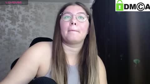 Snapshot of holy_michela chatting on September 18, 5:22 am Welcome guys Pleasure to see you all here My name is MichaelaTip menu is active Private is open online show from September 18, 5:22 am