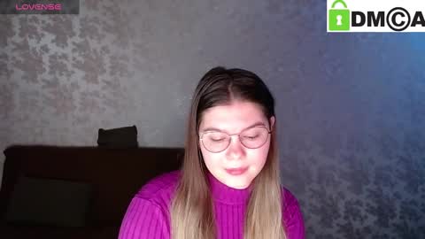 Snapshot of holy_michela chatting on March 4, 5:32 am Welcome guys Pleasure to see you all here My name is MichaelaTip menu is active Private is open online show from March 4, 5:32 am