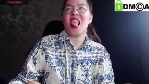 Welcome guys  Pleasure to see you all here  My name is MichaelaTip menu is active Private is open  online show from October 14, 6:38 am