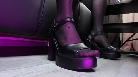Snapshot of holy_silvia chatting on February 5, 8:21 am Miss Silvia GMT2 Tuesday - Saturday 0900am-1600pm online show from February 5, 8:21 am