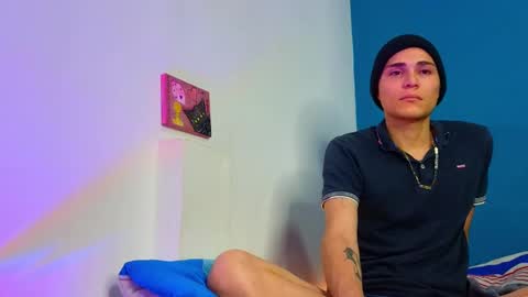 Snapshot of holy_taby_ chatting on February 15, 7:06 pm online show from February 15, 7:06 pm