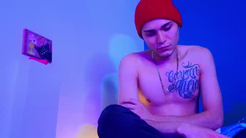 Snapshot of holy_taby_ chatting on February 21, 7:56 am online show from February 21, 7:56 am