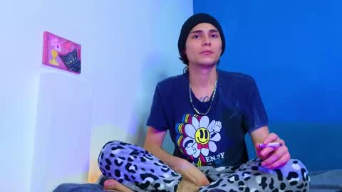 Snapshot of holy_taby_ chatting on February 24, 12:26 pm online show from February 24, 12:26 pm