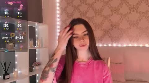 Mia online show from December 22, 4:19 am