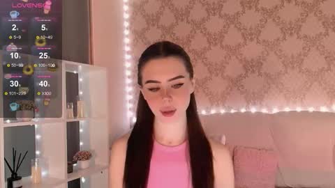 Mia online show from November 14, 3:52 am