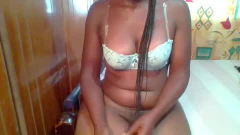 Snapshot of honey_beb chatting on February 21, 5:02 am honey_beb online show from February 21, 5:02 am