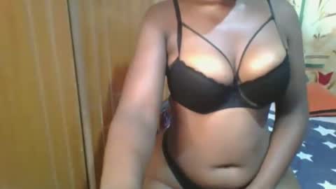 Snapshot of honey_beb chatting on February 23, 4:07 am honey_beb online show from February 23, 4:07 am