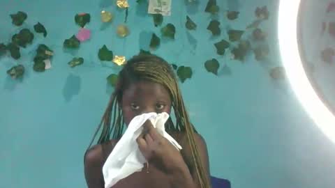 Queen online show from October 15, 4:19 pm