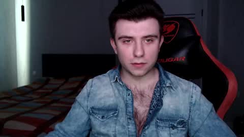 Snapshot of honey_furry chatting on February 11, 10:47 am Wolfy online show from February 11, 10:47 am