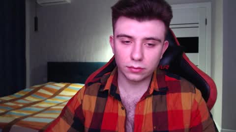 Snapshot of honey_furry chatting on February 26, 3:35 am Wolfy online show from February 26, 3:35 am
