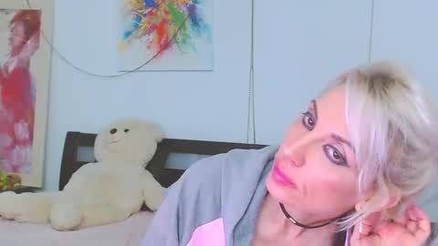 honey_lara online show from January 12, 2:51 am