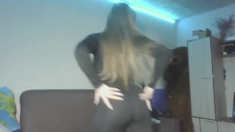 honey_lolaaa online show from October 22, 2:19 pm